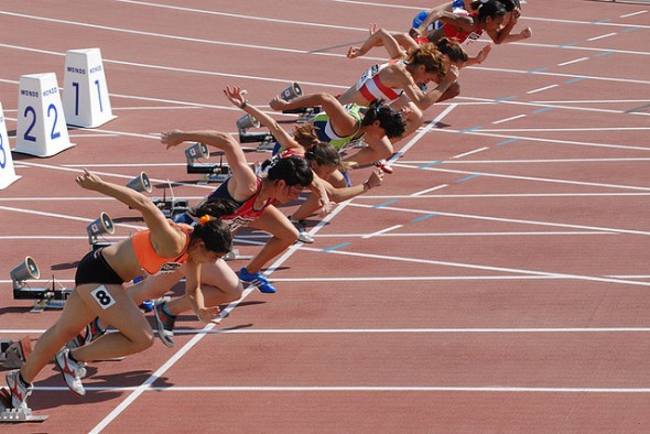 sprinters start sprinters at the start of a race