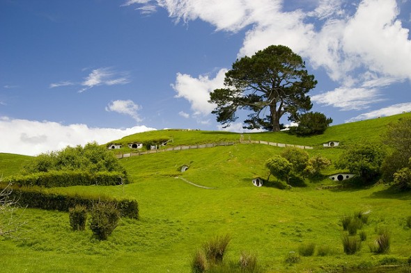 bag-end-hobbiton-lord-of-the-rings-landscape bag end and hobbiton lord of the rings
