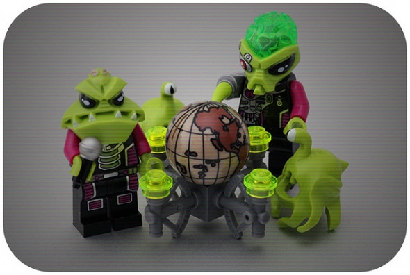 aliens globe